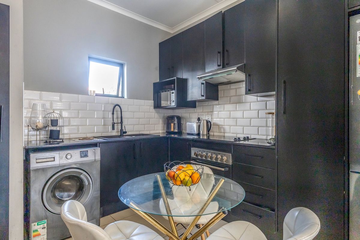 2 Bedroom Apartment for Sale  - Photo 3