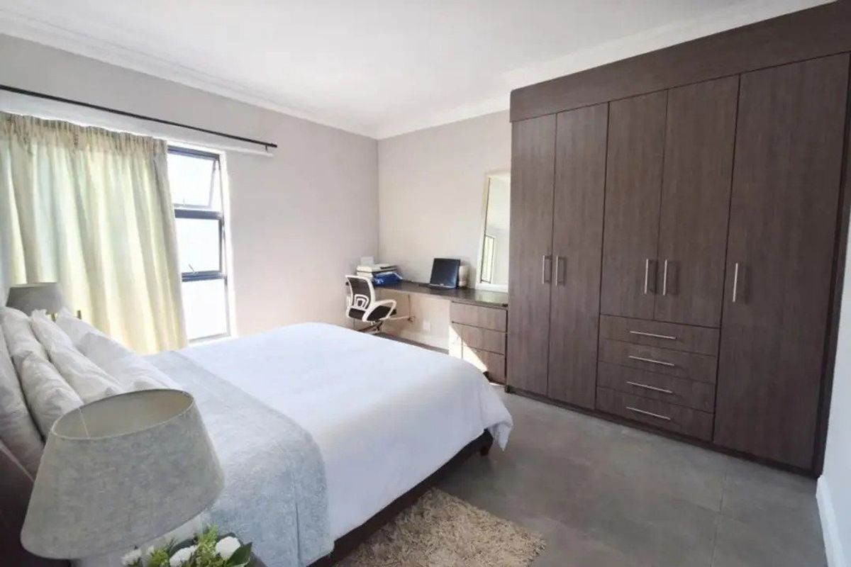 Stunning 3 bedroom Home Roodepark Eco Estate  - Photo 5