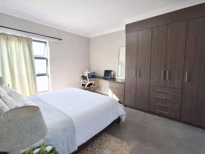 Stunning 3 bedroom Home Roodepark Eco Estate  - Photo 5