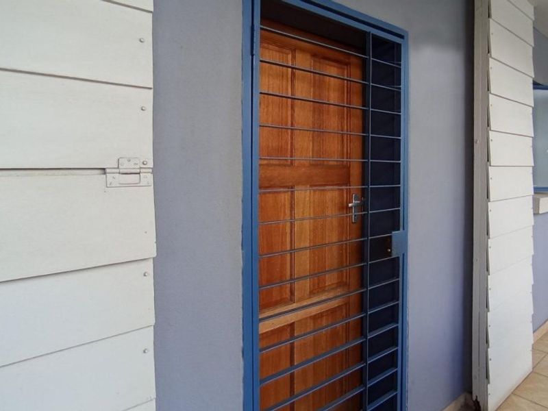 2 bedrooms flat for sale in noordwyk midrand  - Photo 4