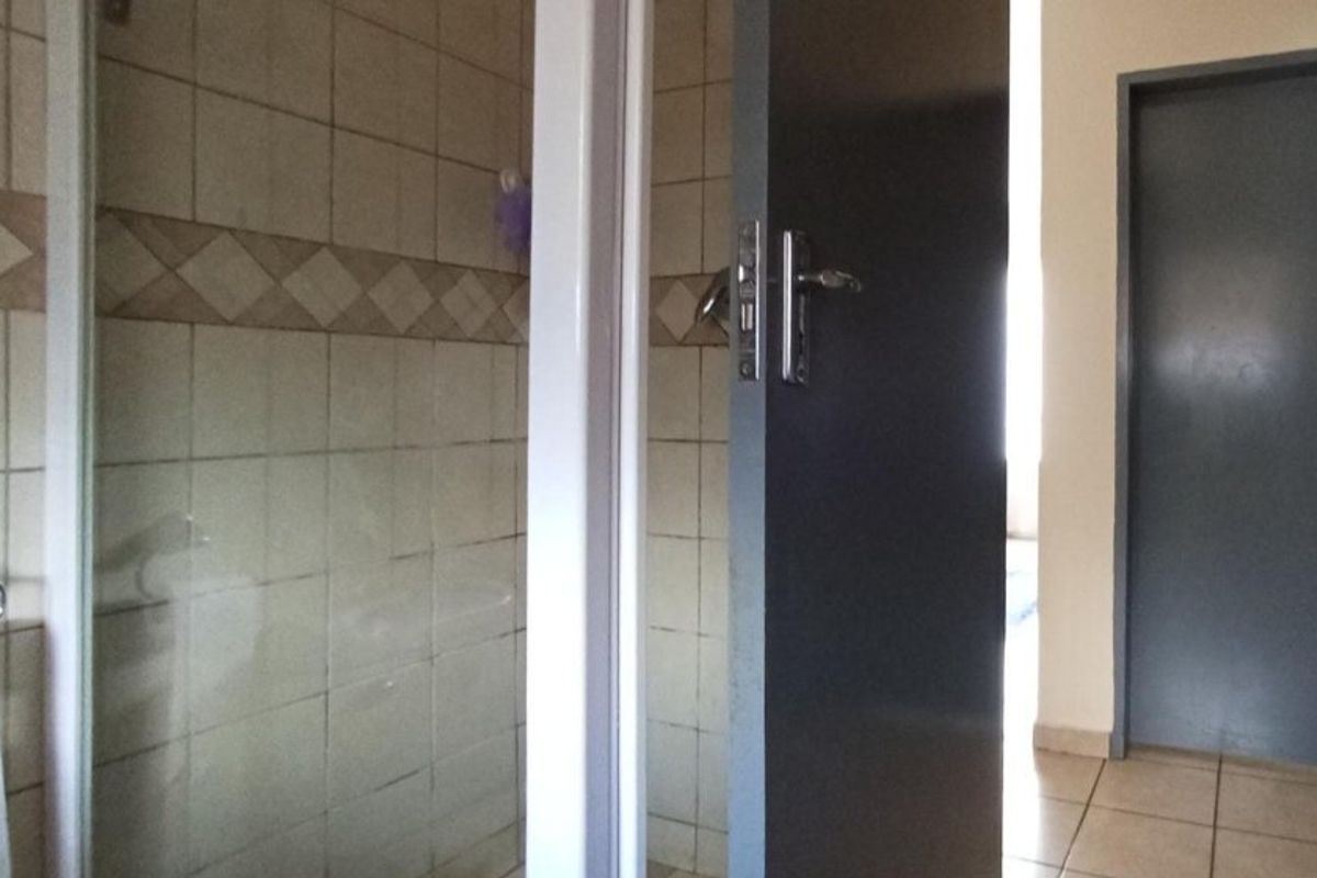 2 bedrooms flat for sale in noordwyk midrand  - Photo 3