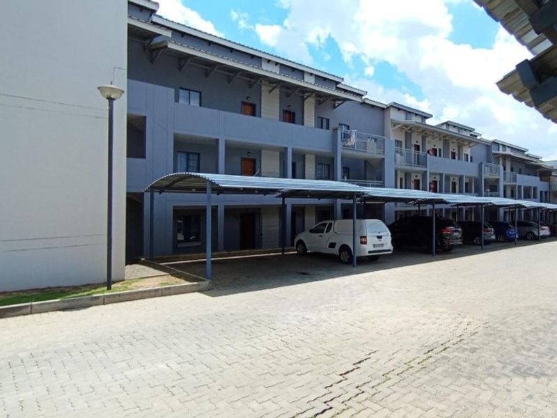 2 bedrooms flat for sale in noordwyk midrand  - Photo 2