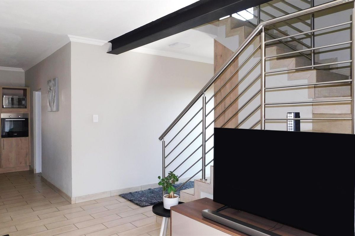 Immaculate 3-Bedroom Townhouse for sale in Zambezi Manor Lifestyle Estate - Photo 5