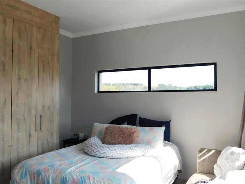 Immaculate 3-Bedroom Townhouse for sale in Zambezi Manor Lifestyle Estate - Photo 10