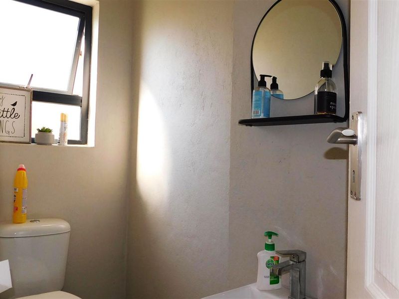 Immaculate 3-Bedroom Townhouse for sale in Zambezi Manor Lifestyle Estate - Photo 9