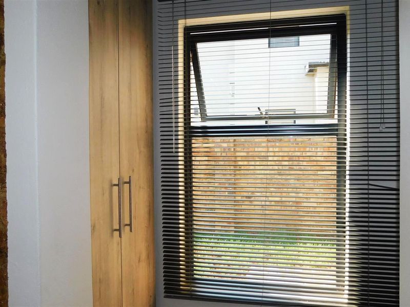 Immaculate 3-Bedroom Townhouse for sale in Zambezi Manor Lifestyle Estate - Photo 8