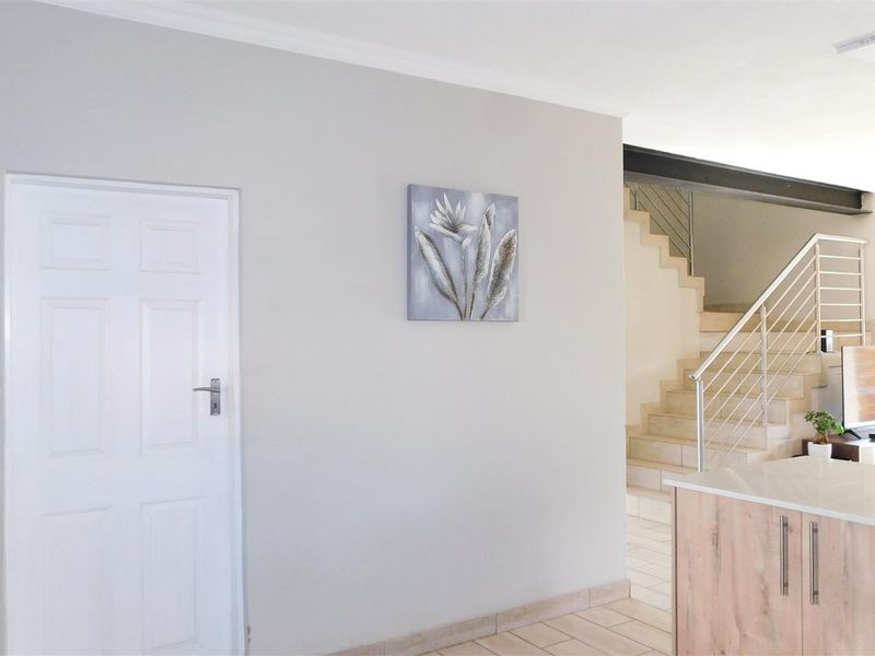 Immaculate 3-Bedroom Townhouse for sale in Zambezi Manor Lifestyle Estate - Photo 4