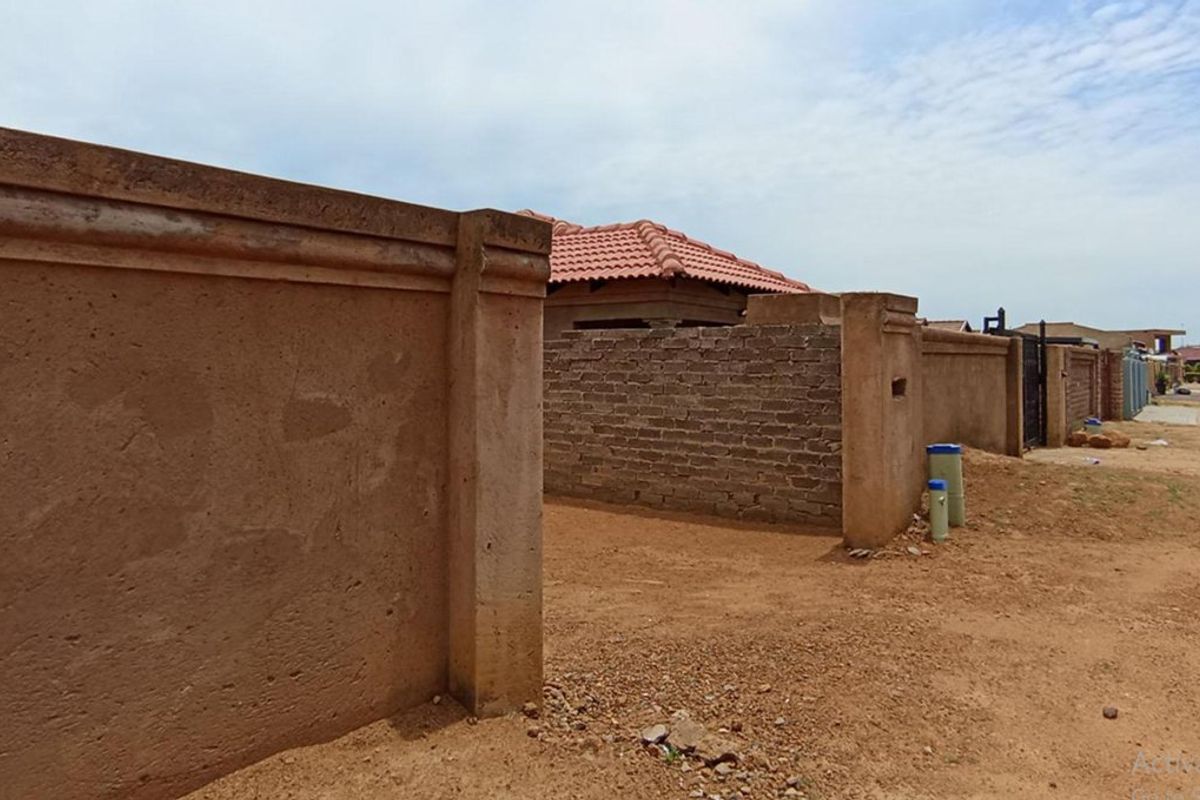 Two bedroom for sale at soshanguve - Photo 5