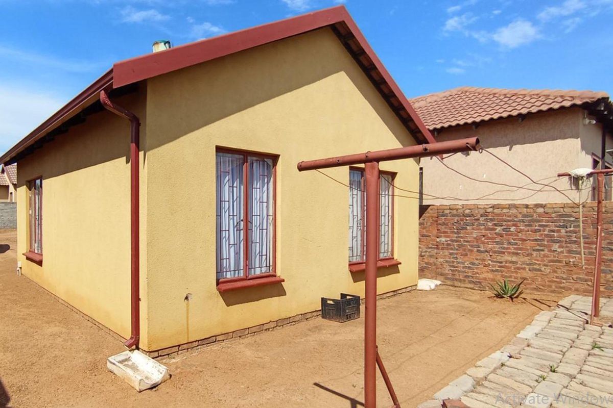Two bedroom for sale at soshanguve - Photo 2