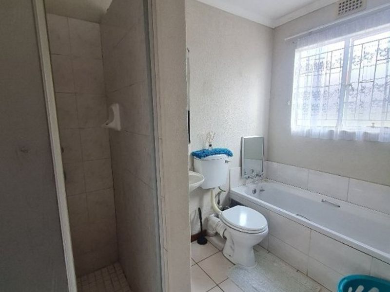 Charming 2-Bedroom Simplex with Big Garden – Perfect Starter Home!  - Photo 4