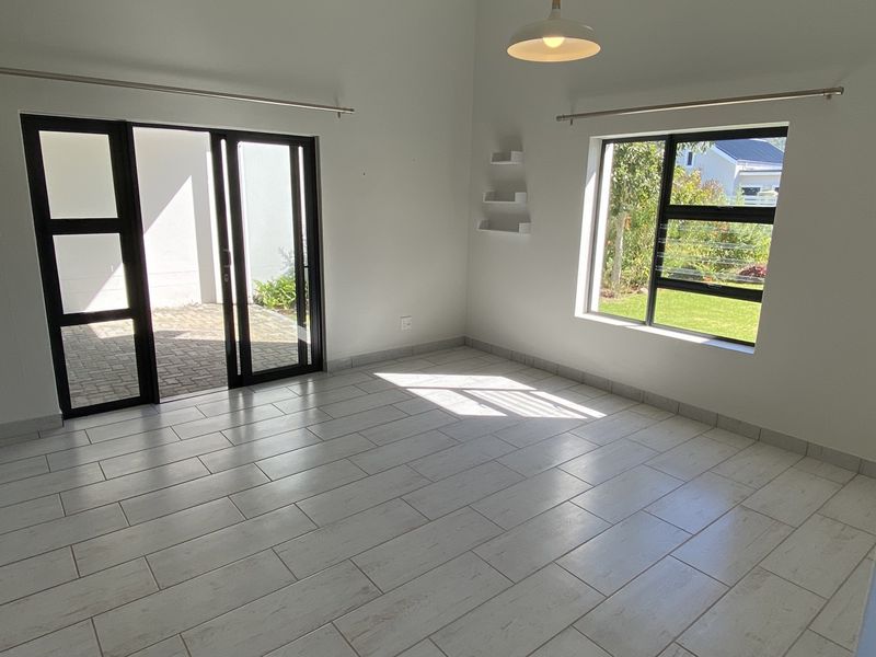 Modern 2 Bedroom Unit in an Exclusive Retirement Village - Photo 3