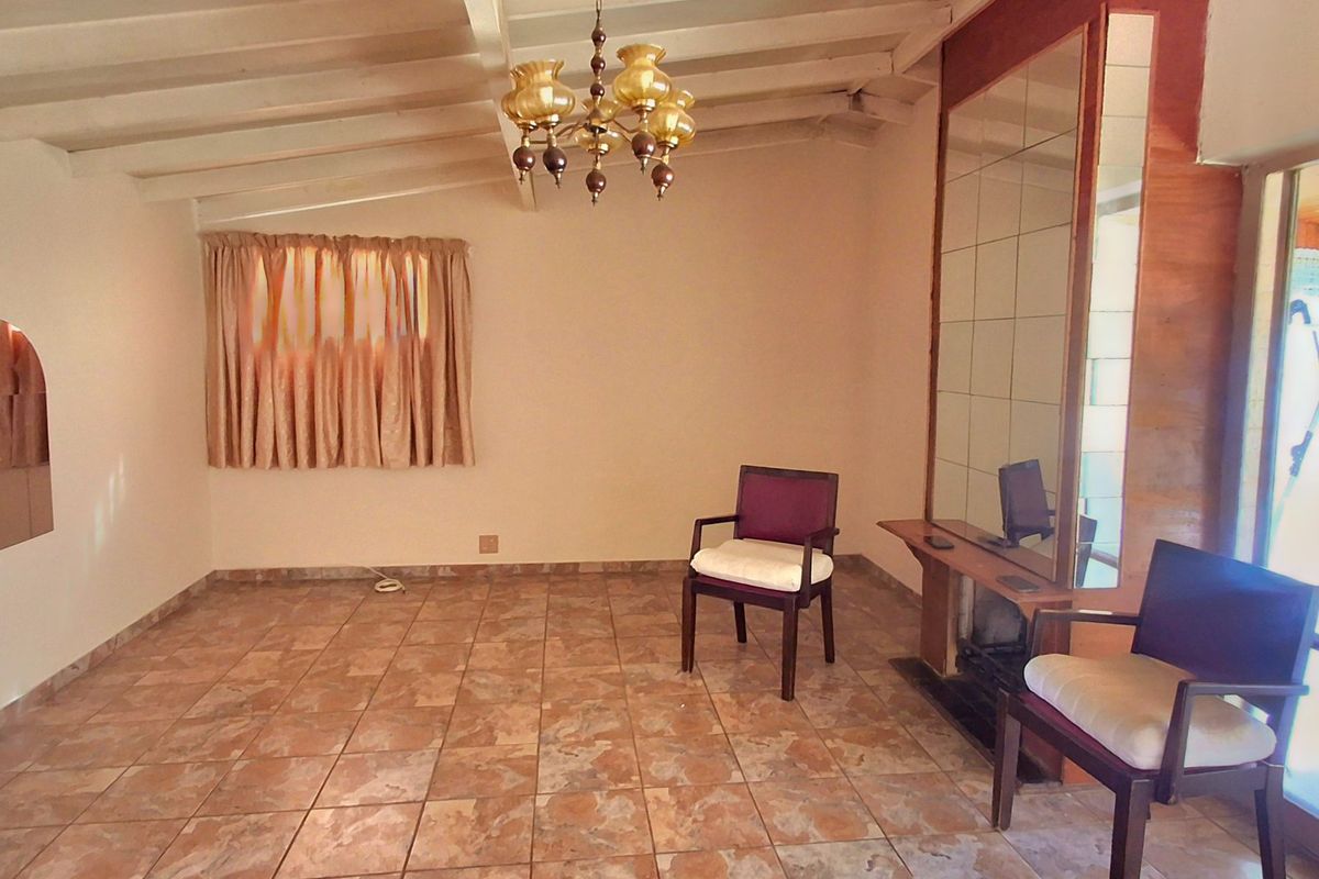 Perfect Starter Home – Conveniently Located! - Photo 3