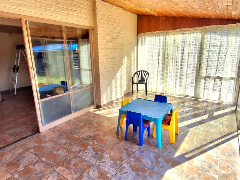 Perfect Starter Home – Conveniently Located! - Photo 4