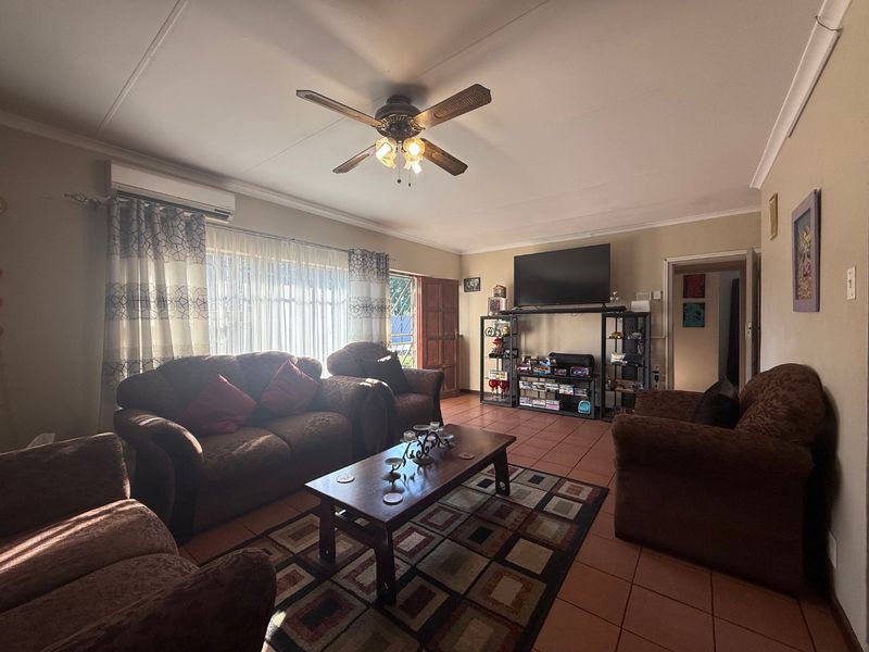 Spacious 4-Bedroom Family Home for Rent! - Photo 4