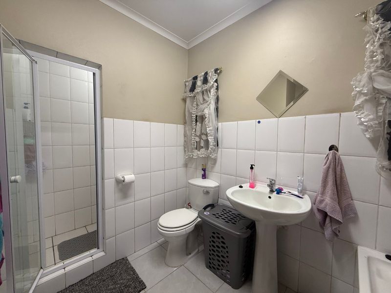 Spacious 4-Bedroom Family Home for Rent! - Photo 10