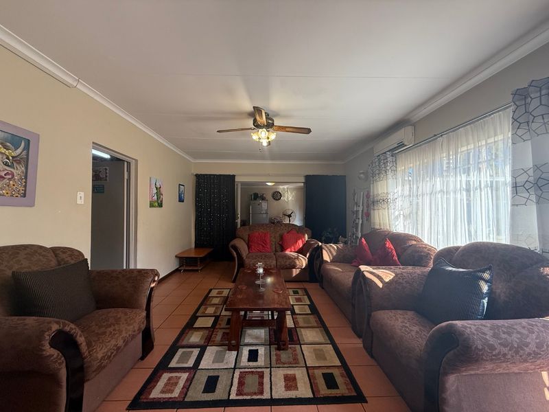 Spacious 4-Bedroom Family Home for Rent! - Photo 6