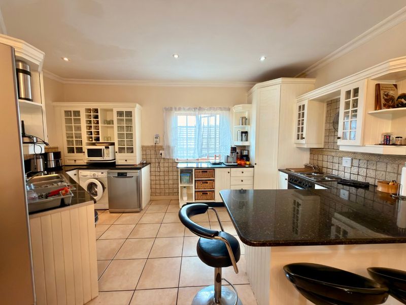 Experience elevated living at Landsmeer Residential Estate in Meerhof, Hartbeespoort. - Photo 8