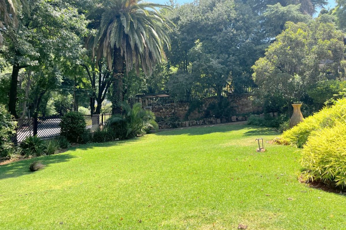 Entertainer’s Dream Home in Cyrildene – Space, Style & Exceptional Features - Photo 3