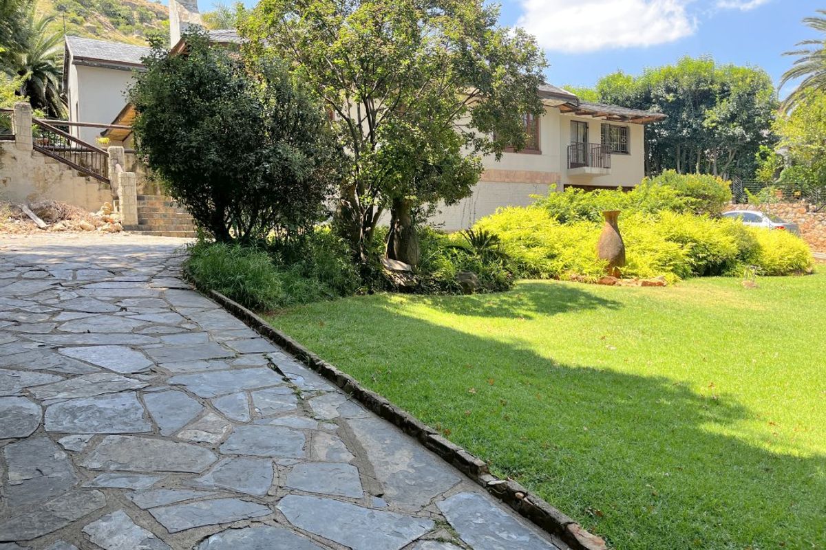 Entertainer’s Dream Home in Cyrildene – Space, Style & Exceptional Features - Photo 4