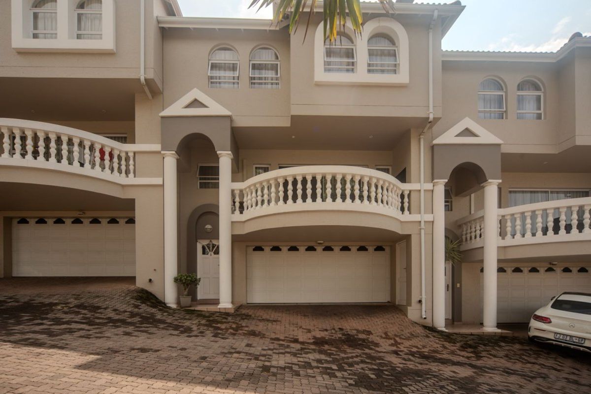 Exclusive 3-Bedroom Unit in Bruma with Stunning Views & Premium Finishes - Photo 2