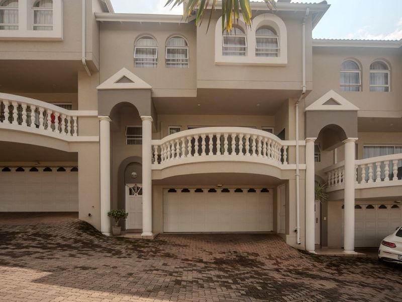 Exclusive 3-Bedroom Unit in Bruma with Stunning Views & Premium Finishes - Photo 2