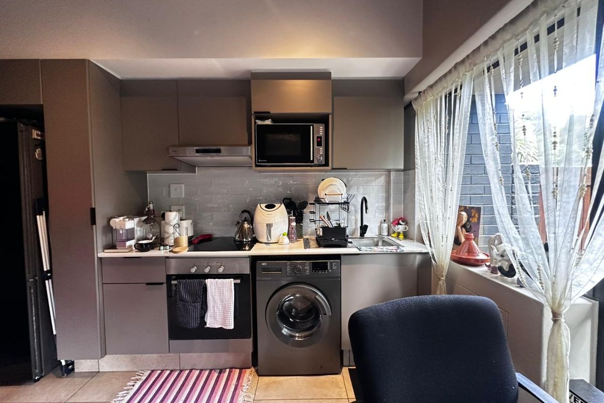 1 Bedroom Apartment for Sale in Blackbrick - Photo 2