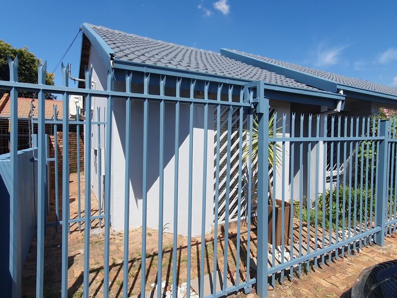 Prime Retail / Office Space (120m2) to let - Estcourt Avenue, Wierda Park, Centurion - Photo 4