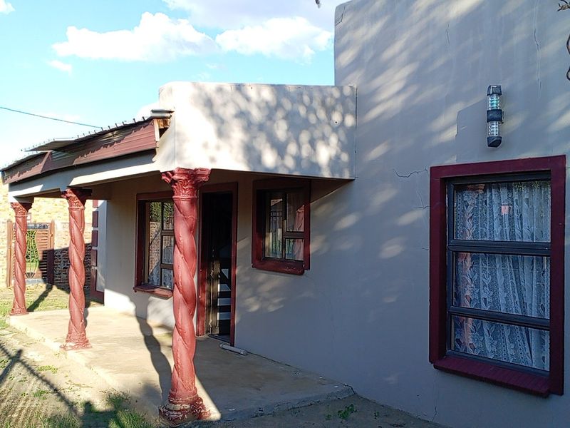 8 Room House For Sale - Photo 6