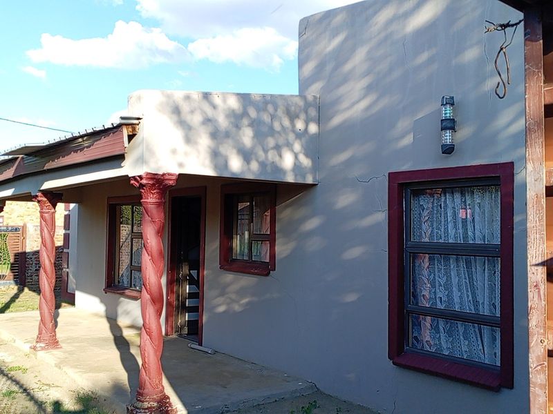 8 Room House For Sale - Photo 5