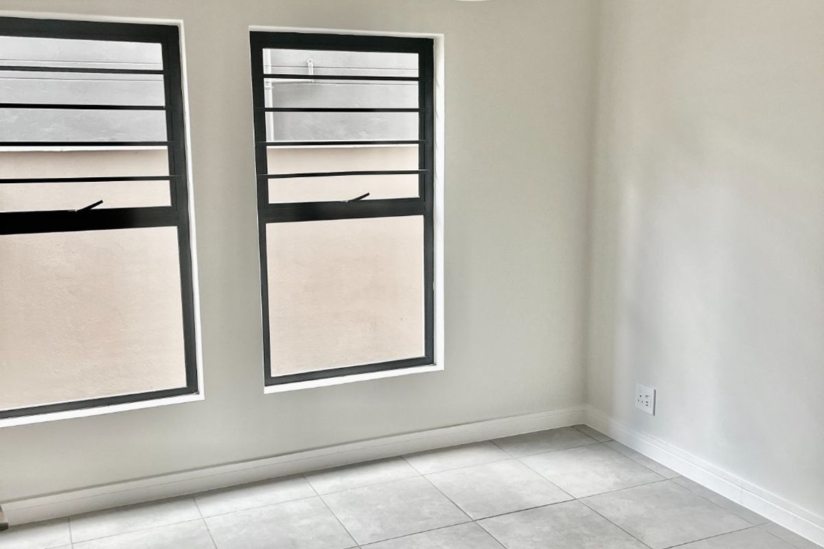 Ground Floor Luxury Living 3 Bedroom, 2 Bathroom Apartment in Munyaka Lifestyle Estate - Photo 5