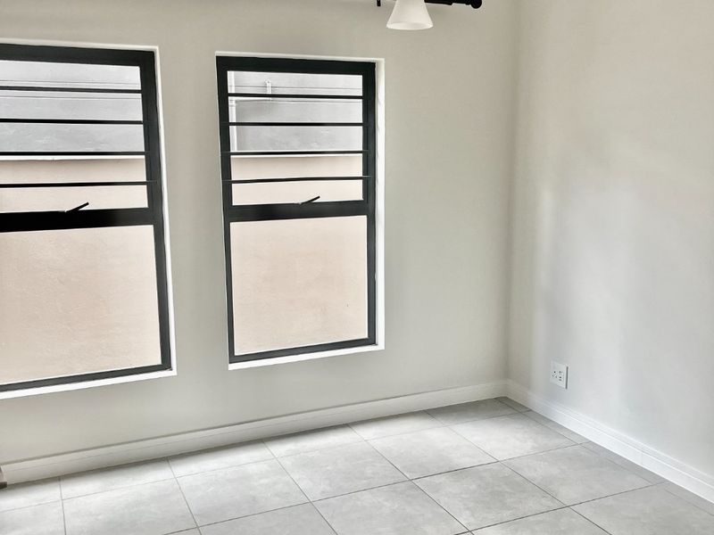 Ground Floor Luxury Living 3 Bedroom, 2 Bathroom Apartment in Munyaka Lifestyle Estate - Photo 5