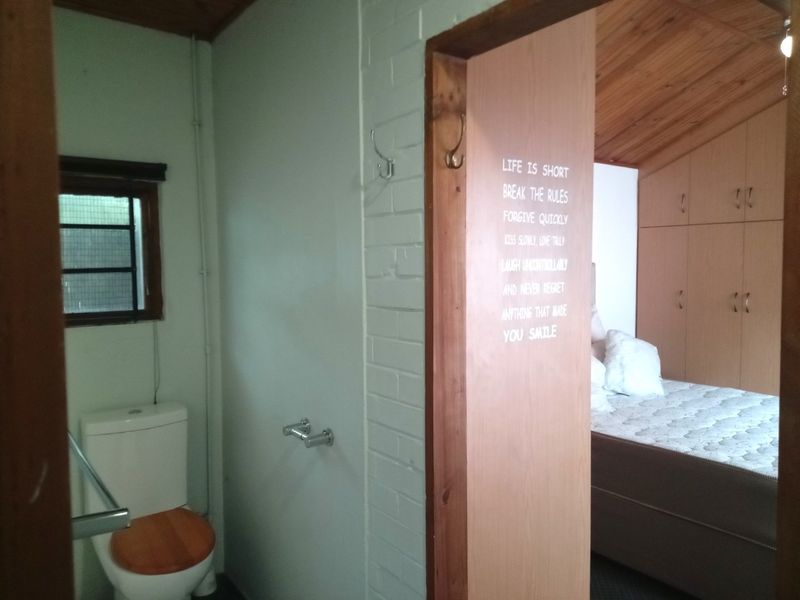 Fully Furnished Unit Perfect for Single Professional or Couple only- Silverdale Road, Chasevalley, Pietermartitzburg - Photo 8