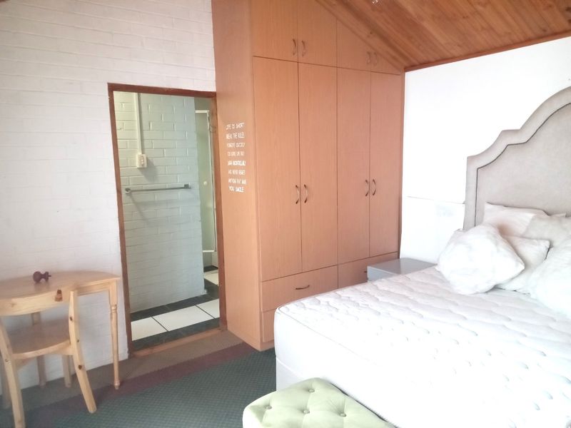 Fully Furnished Unit Perfect for Single Professional or Couple only- Silverdale Road, Chasevalley, Pietermartitzburg - Photo 9