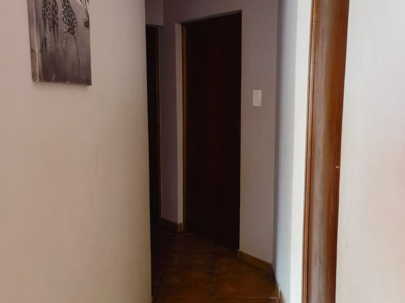 This charming 3-bedroom house is perfect for first-time home buyers or as an investment opportunity! - Photo 6