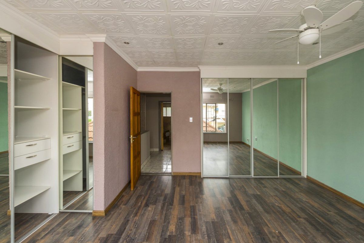 2 Bedroom Duplex in Primrose Hill - Photo 2