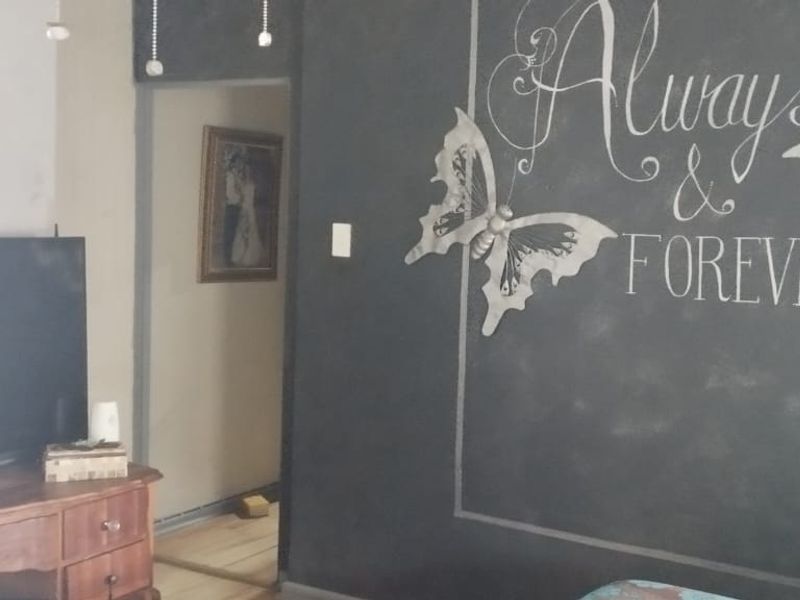 Charming 4-Bed Home in Noorsekloof with Solar Power - Photo 8