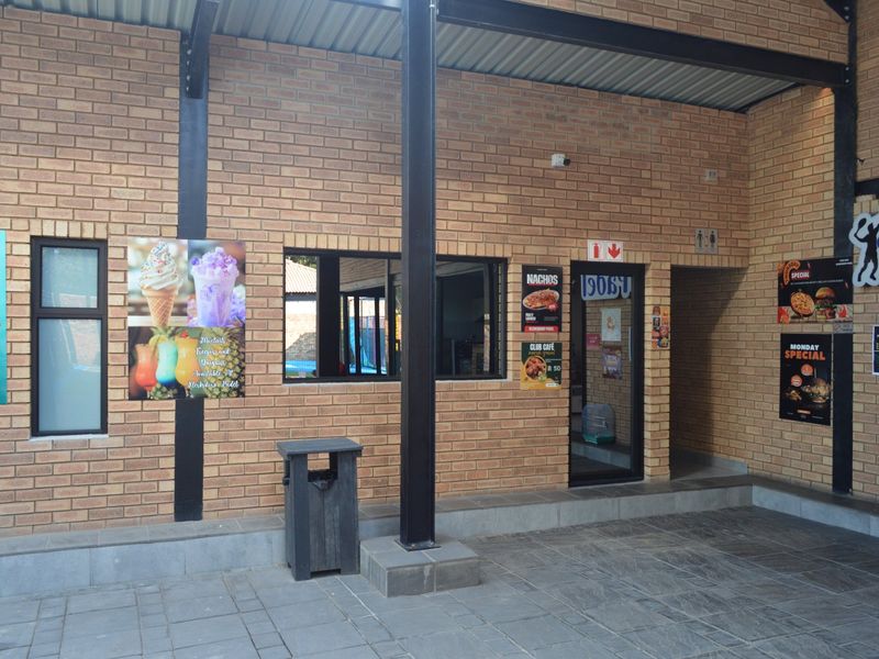 SOLE AND EXCLUSIVE MANDATE Exceptional Investment Opportunity – Ultra-Modern Covered Padel Facility with Multiple Income Streams in a Prime Location - Photo 9