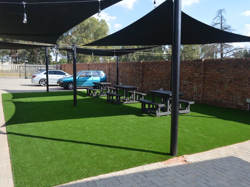 SOLE AND EXCLUSIVE MANDATE Exceptional Investment Opportunity – Ultra-Modern Covered Padel Facility with Multiple Income Streams in a Prime Location - Photo 2