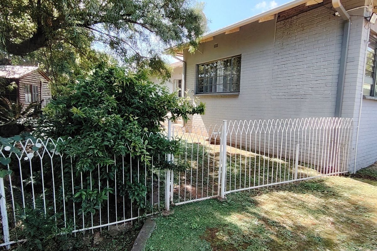 Lyttelton Manor, Centurion | Spacious Family Home with Flatlet on 2,478m2 Stand - Photo 4