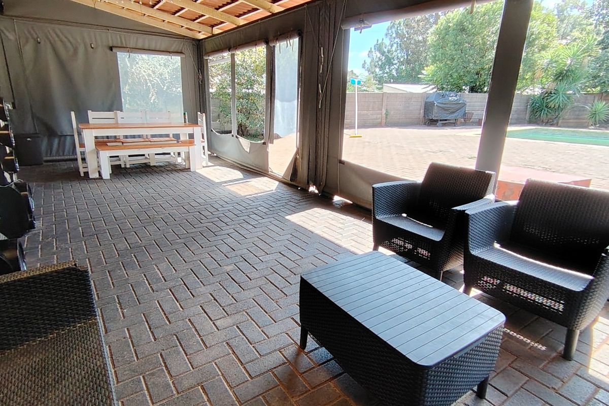 Lyttelton Manor, Centurion | Spacious Family Home with Flatlet on 2,478m2 Stand - Photo 5