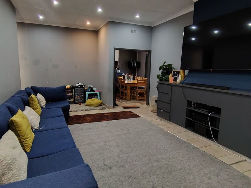 Lyttelton Manor, Centurion | Spacious Family Home with Flatlet on 2,478m2 Stand - Photo 2