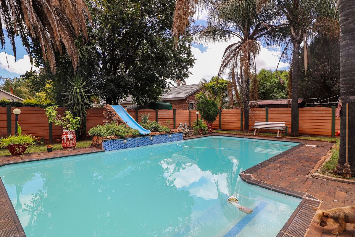 3 Bedroom house for sale in Wilkoppies. - Photo 4