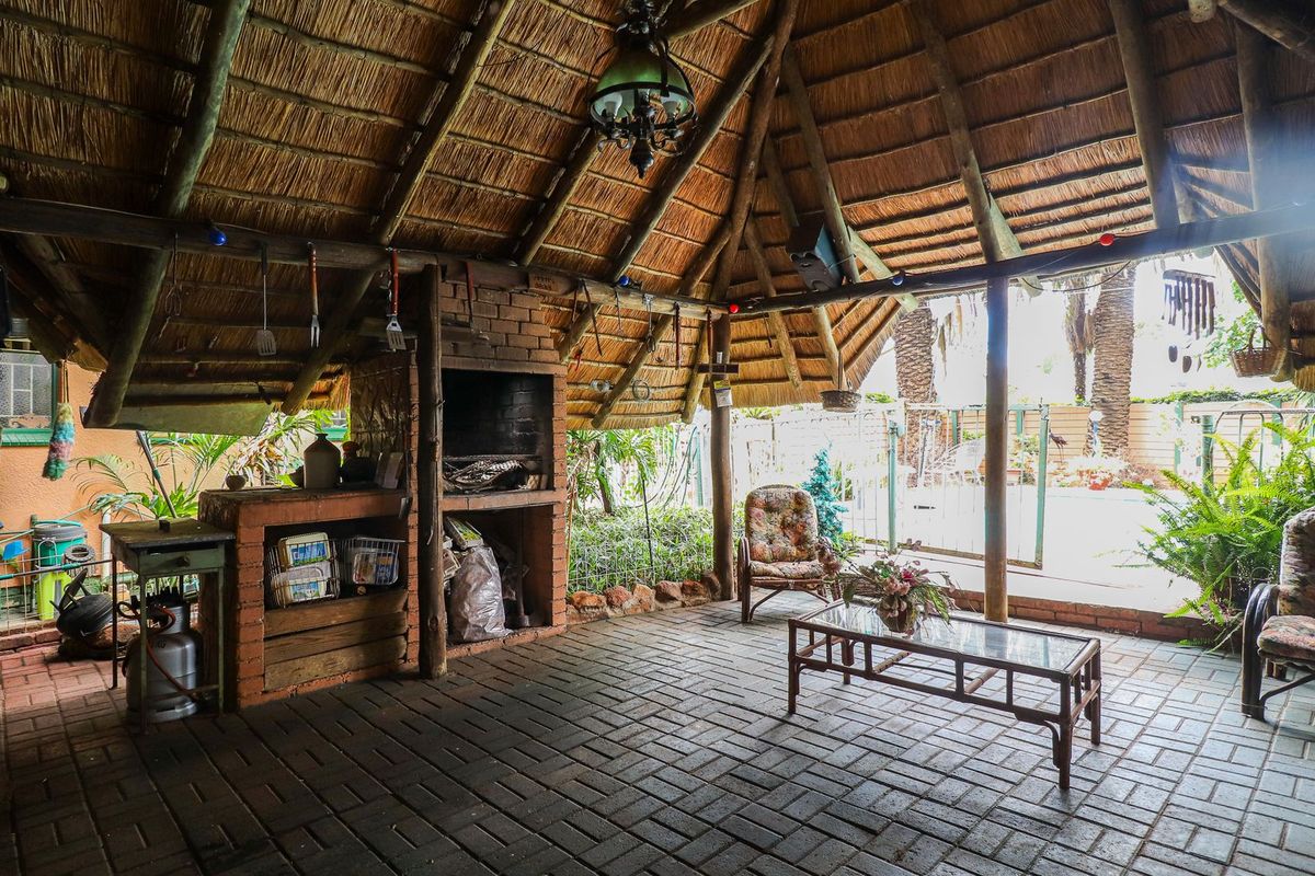 3 Bedroom house for sale in Wilkoppies. - Photo 3