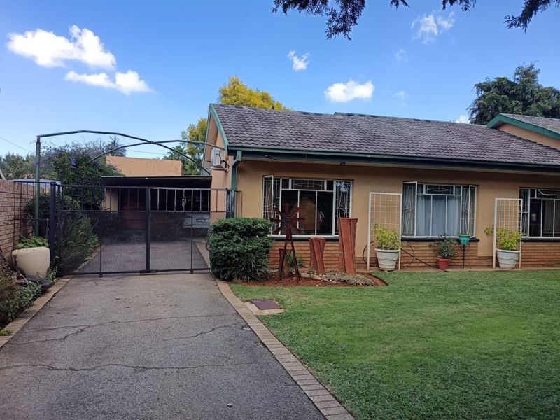 4 Bedroom house for sale in Stilfontein - Photo 2