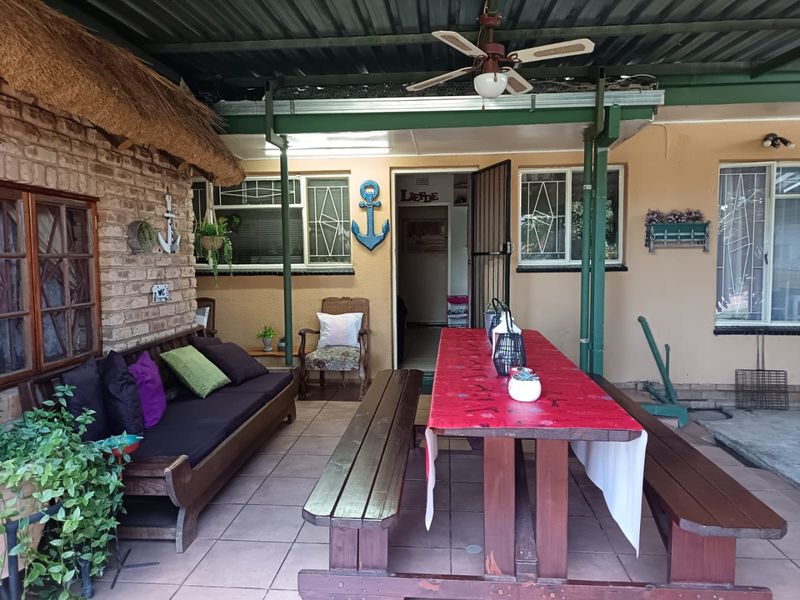 4 Bedroom house for sale in Stilfontein - Photo 8