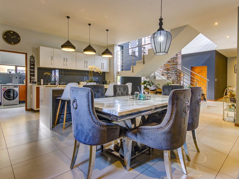 Glen Eagle Estate Family Home with Style - Photo 8