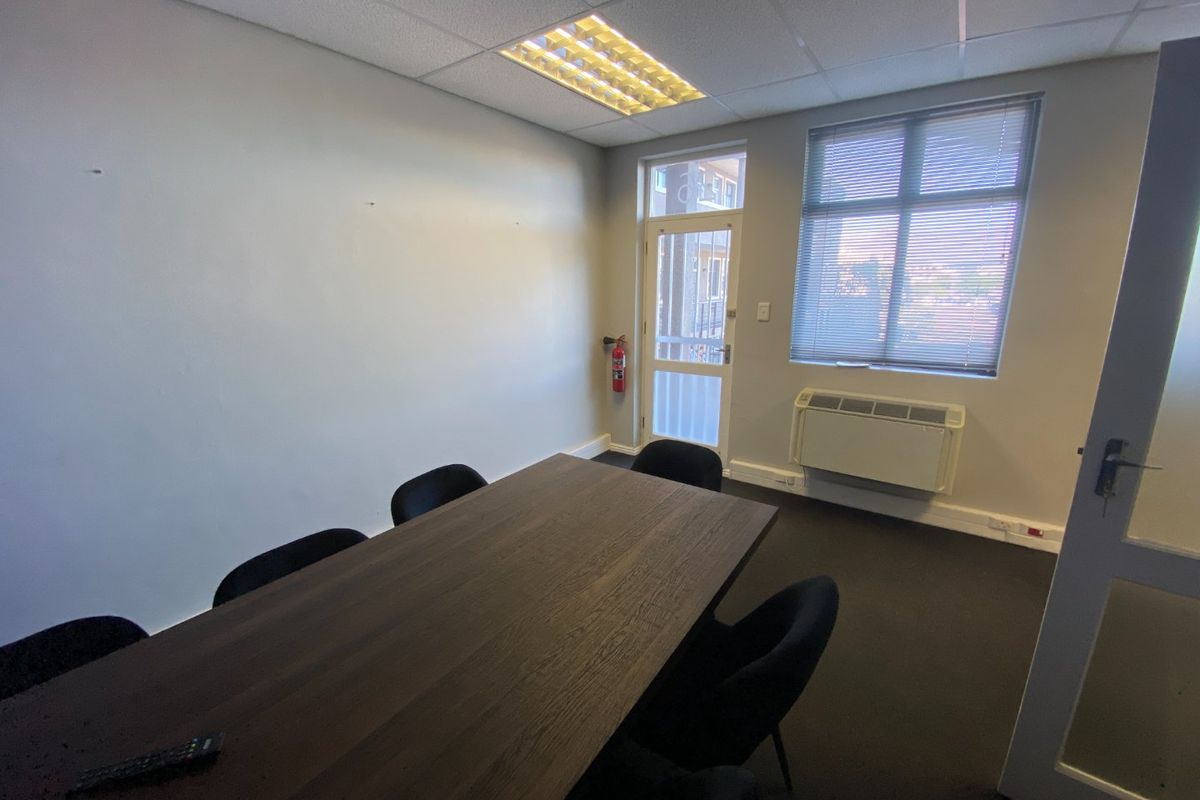107m2 Commercial Space to Let  - Photo 4