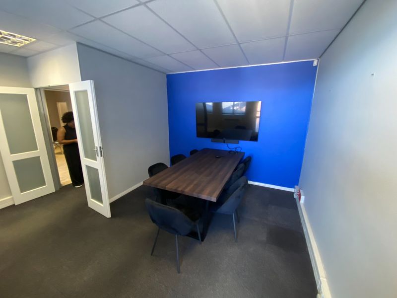 107m2 Commercial Space to Let  - Photo 2