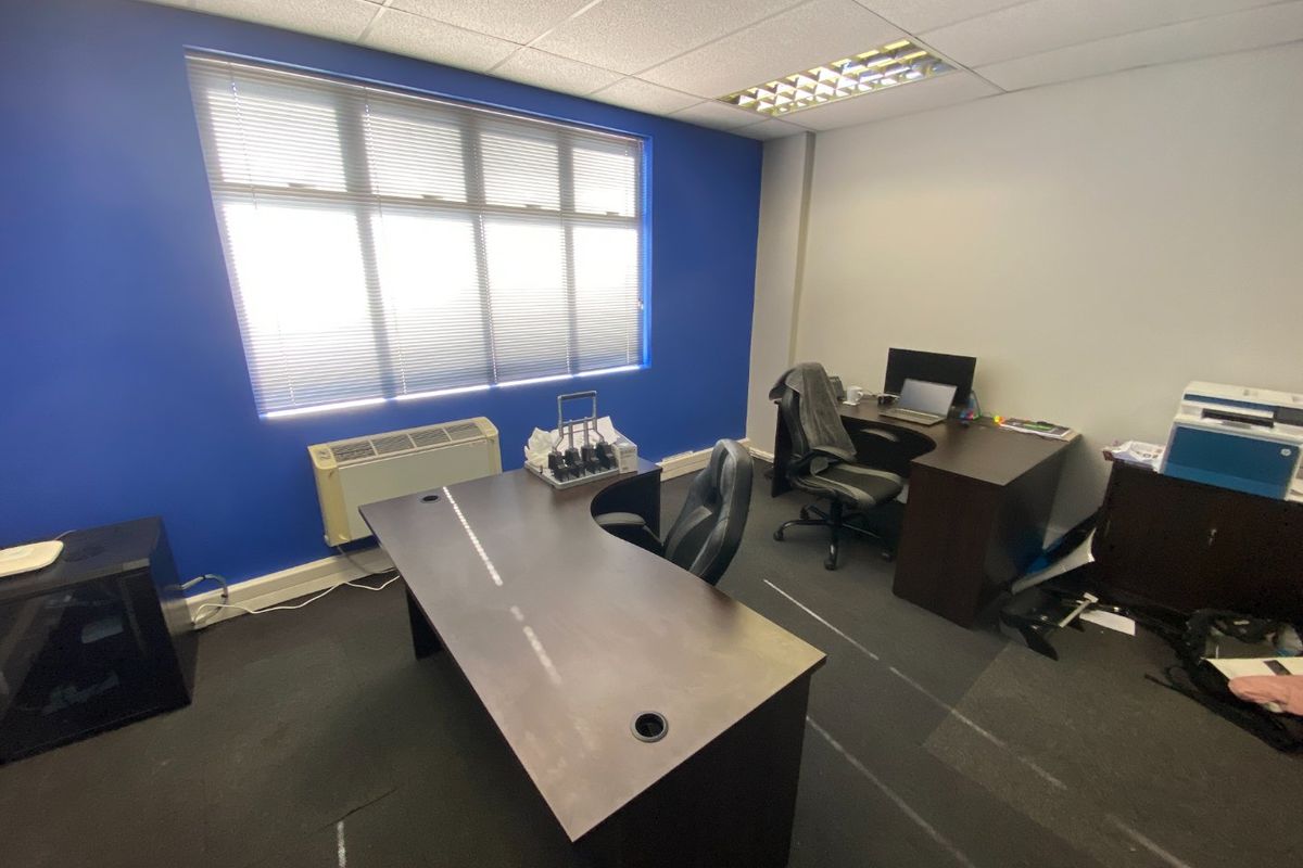 107m2 Commercial Space to Let  - Photo 3