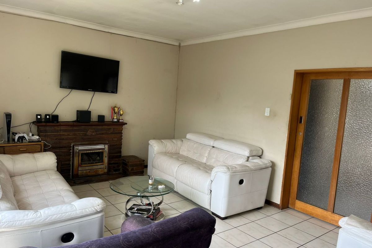 3 BEDROOM FAMILY HOME FOR RENT  - Photo 4